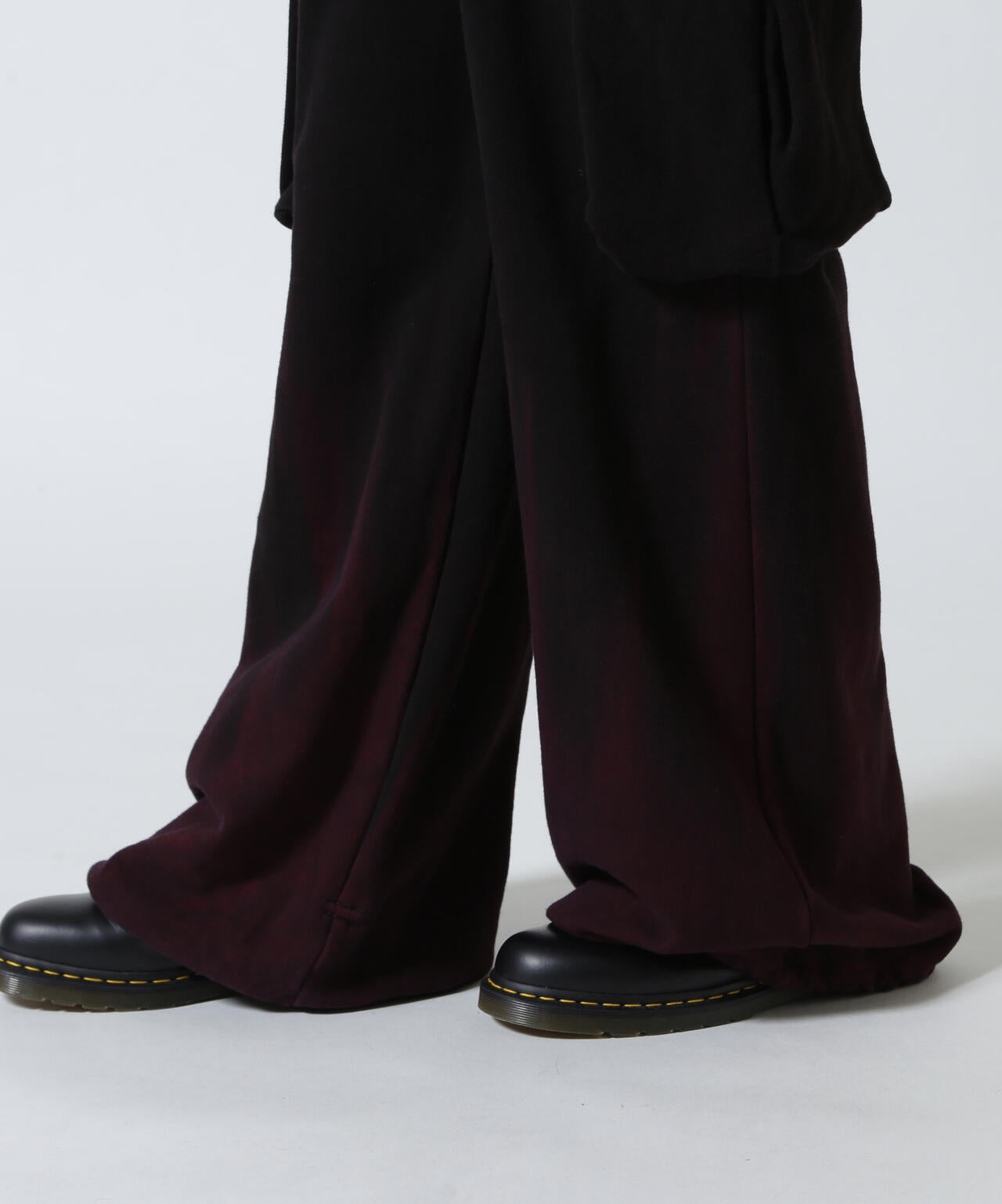 KMRii/ケムリ/White Flame Wide Sweat Pants