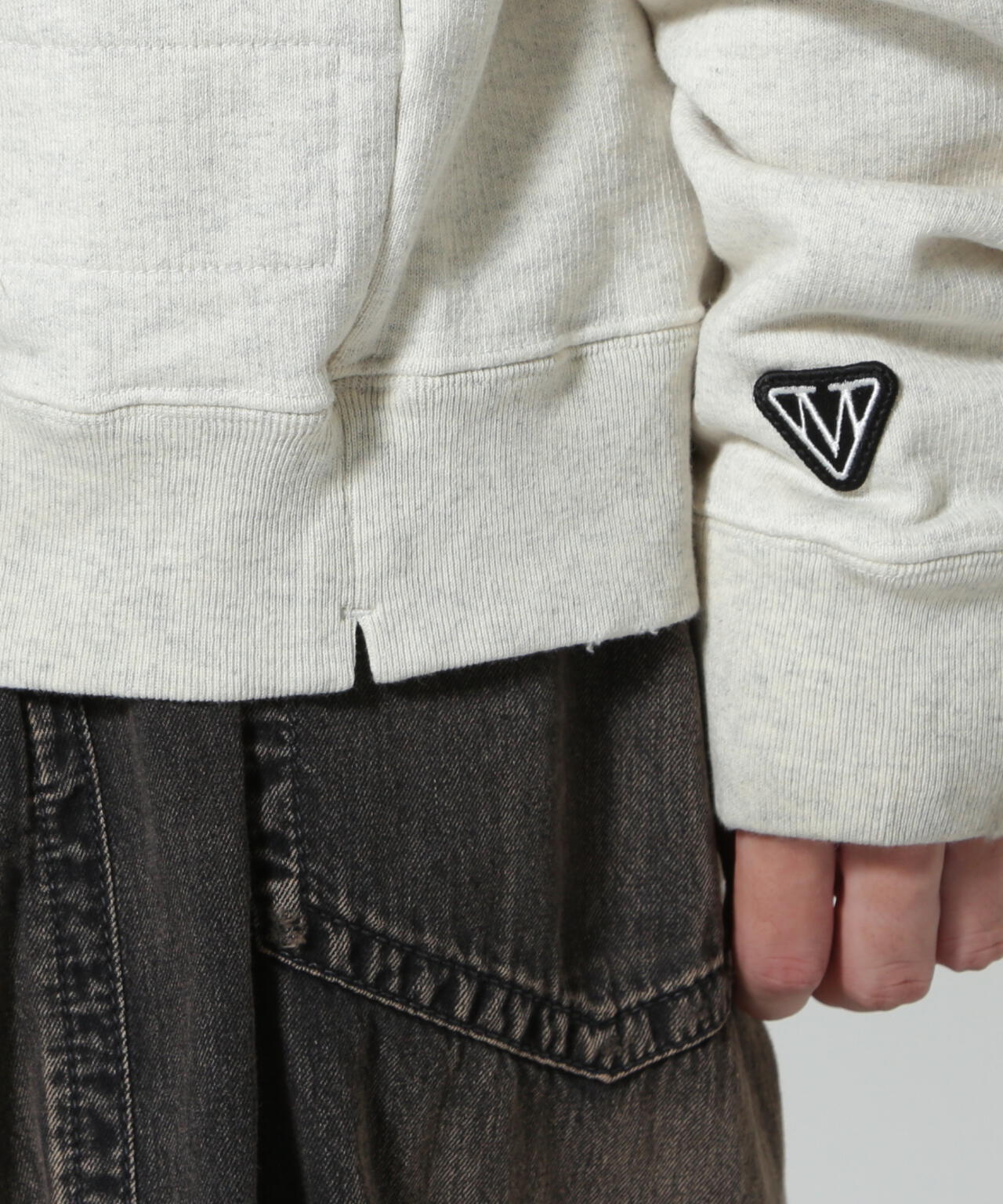 Maison MIHARAYASUHIRO/メゾン ミハラヤスヒロ/EMBELLISHED DISTRESSED SWEATSHIRT