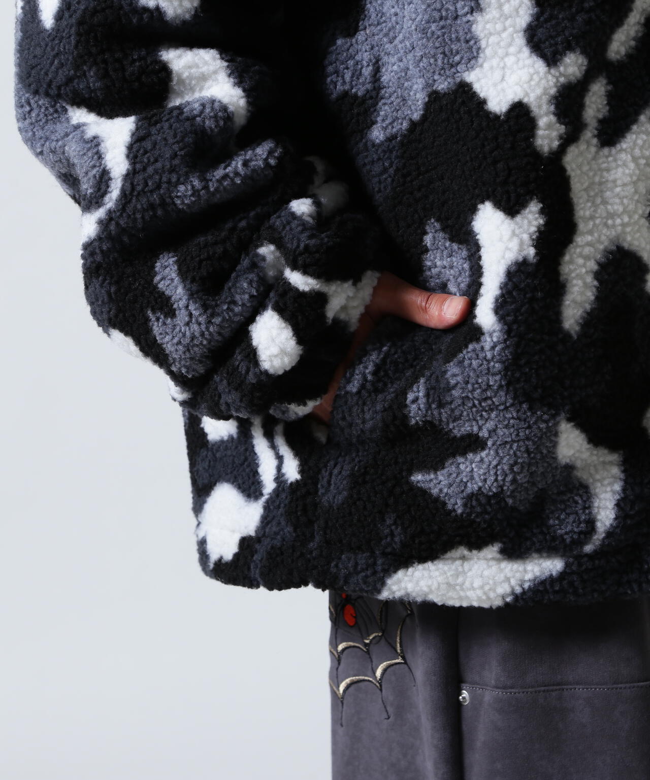 FR(13)NDS/フレンズ/Camo Boa blouson