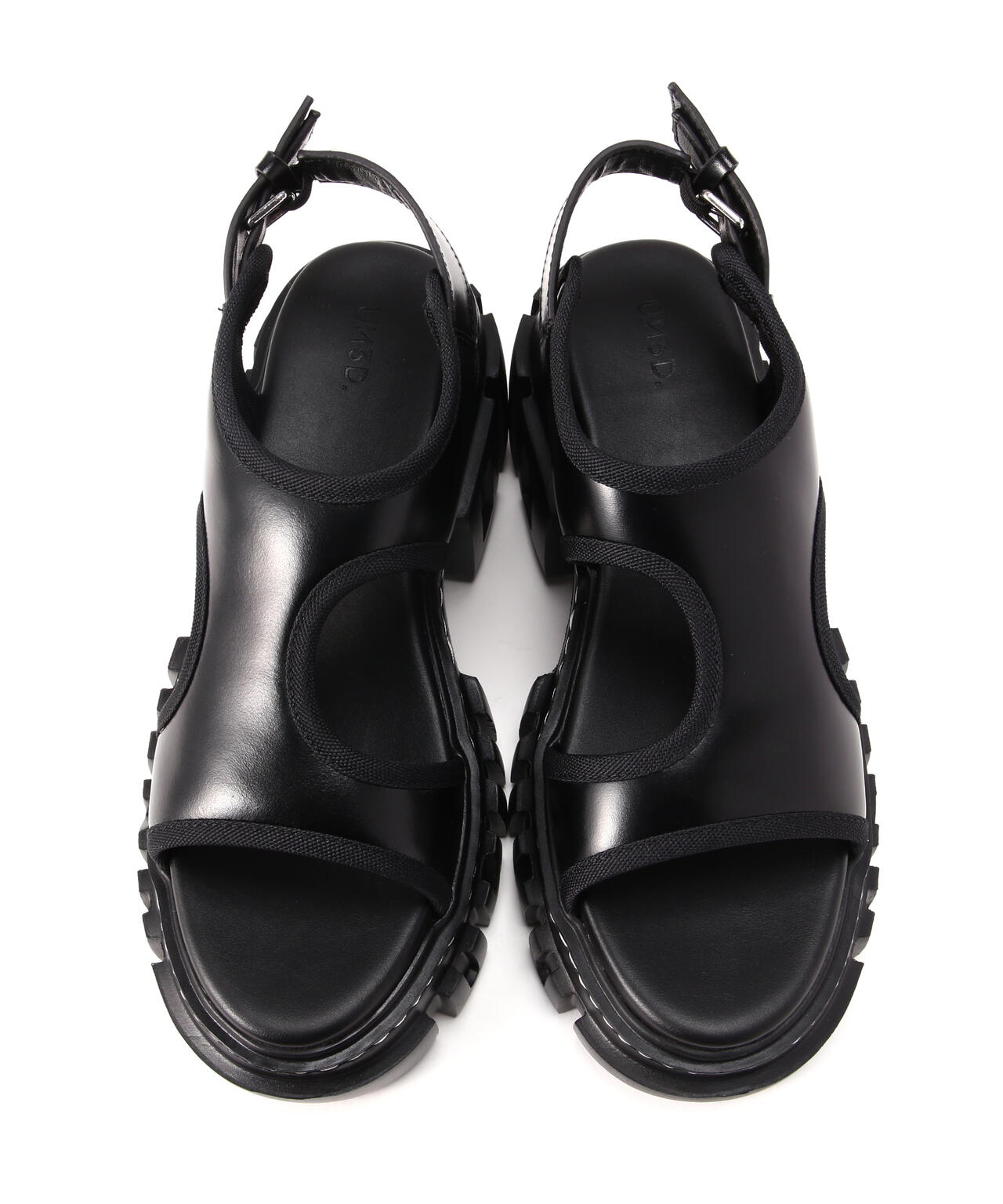 UN3D. HOLE CUTTING LEATHER SANDAL