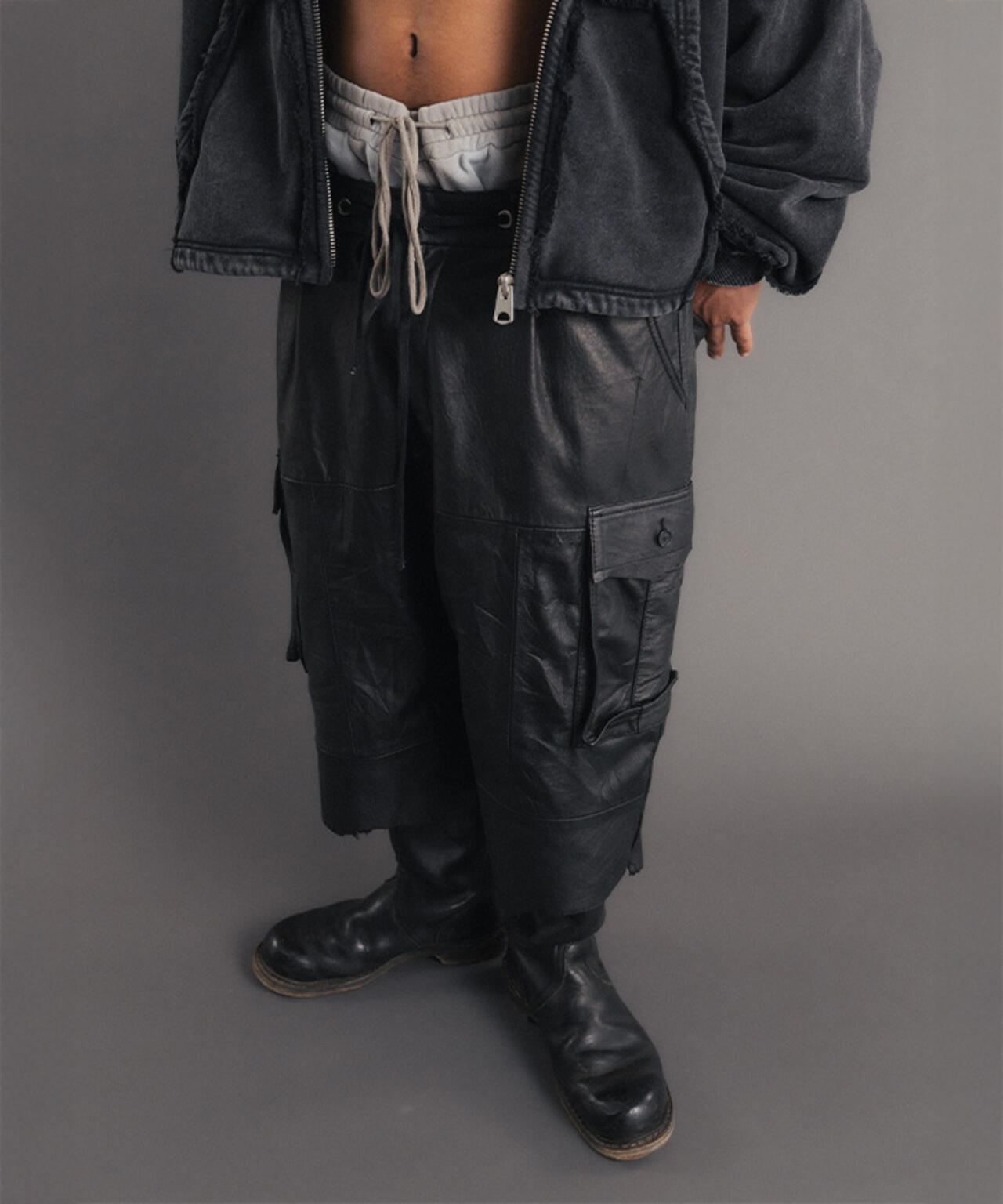 FR(13)NDS/フレンズ/REPRO-LEATHER CARGO SHORTS | ROYAL FLASH