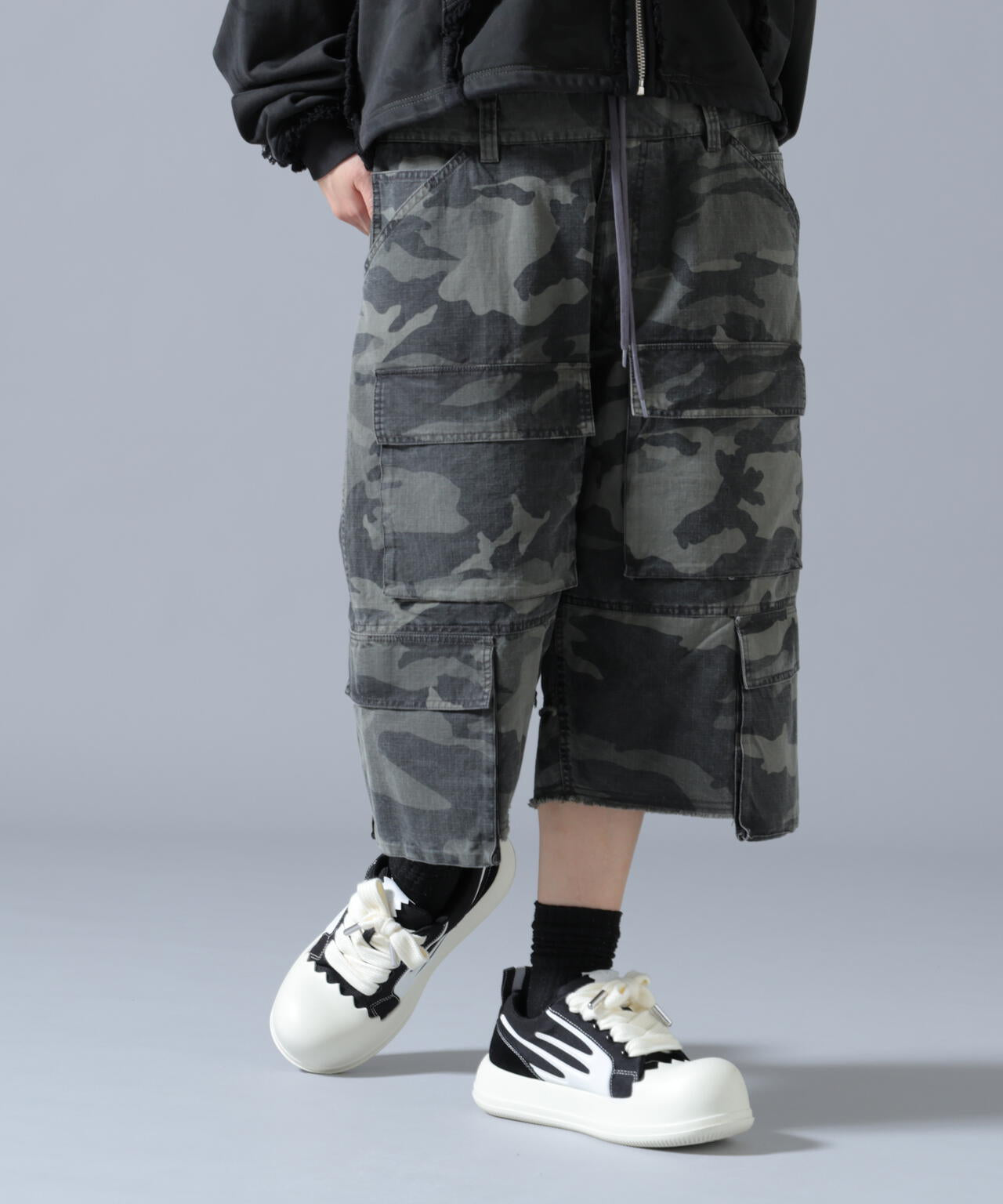 FR(13)NDS /フレンズ/WAIST LAYER CARGO SHORTS | ROYAL FLASH