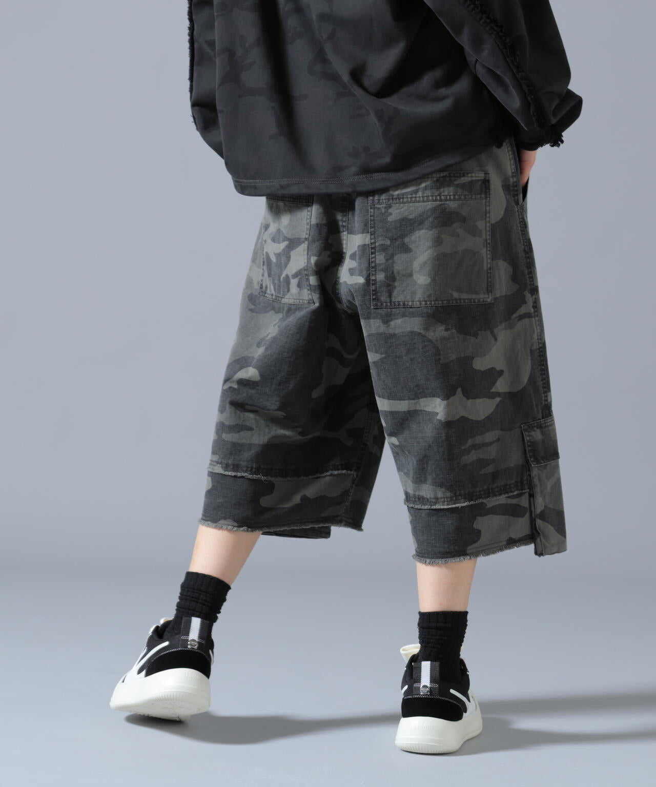 FR(13)NDS /フレンズ/WAIST LAYER CARGO SHORTS | ROYAL FLASH