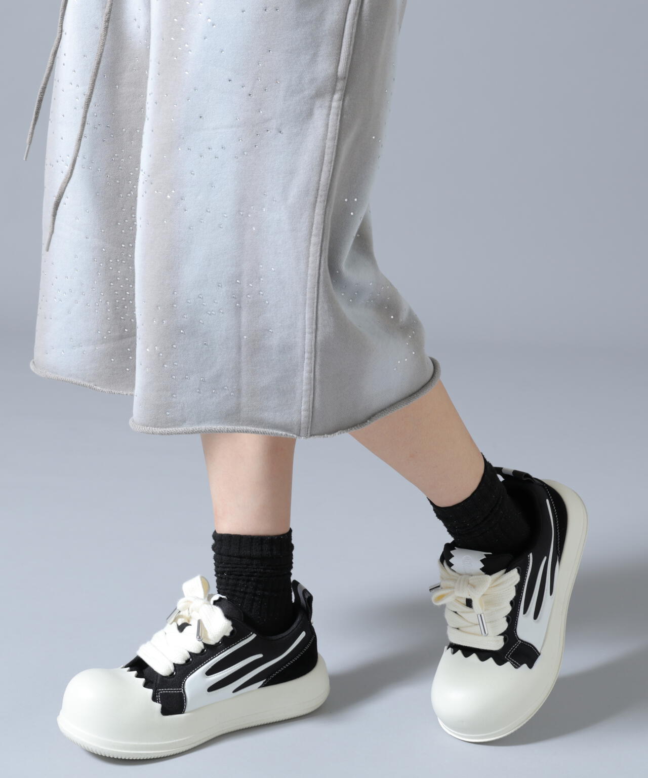 FR(13)NDS/フレンズ/STONE SW SHORTS