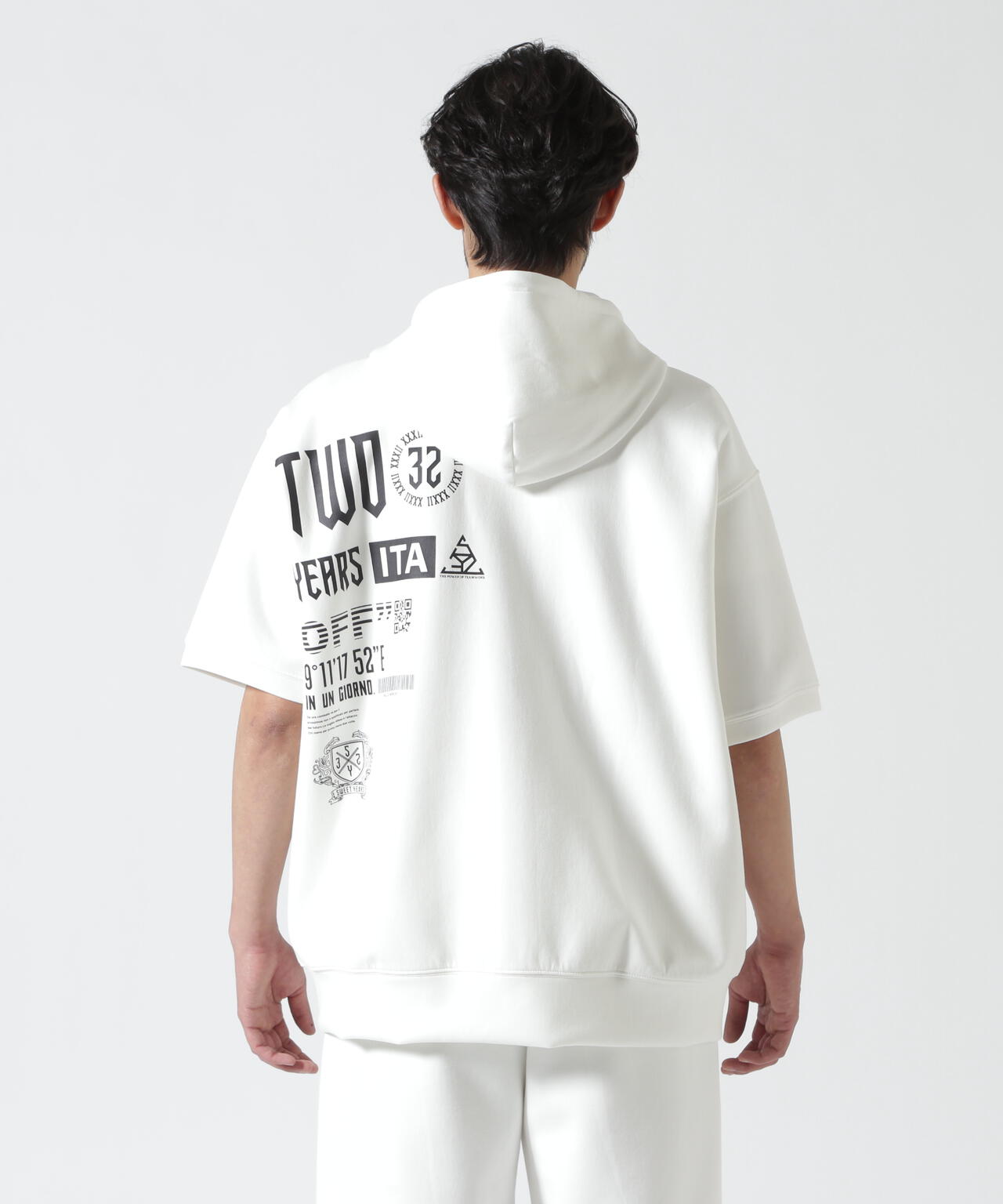 Height 178  Chest 92  Waist 76  hips 95  Shoes 27.0 着用サイズ：L