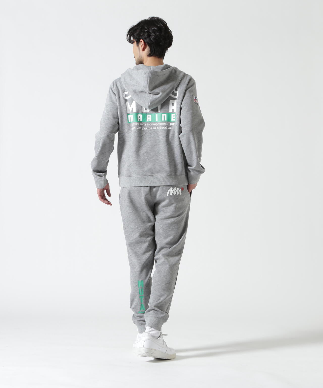 Height 178  Chest 92  Waist 76  hips 95  Shoes 27.0 着用サイズ：L