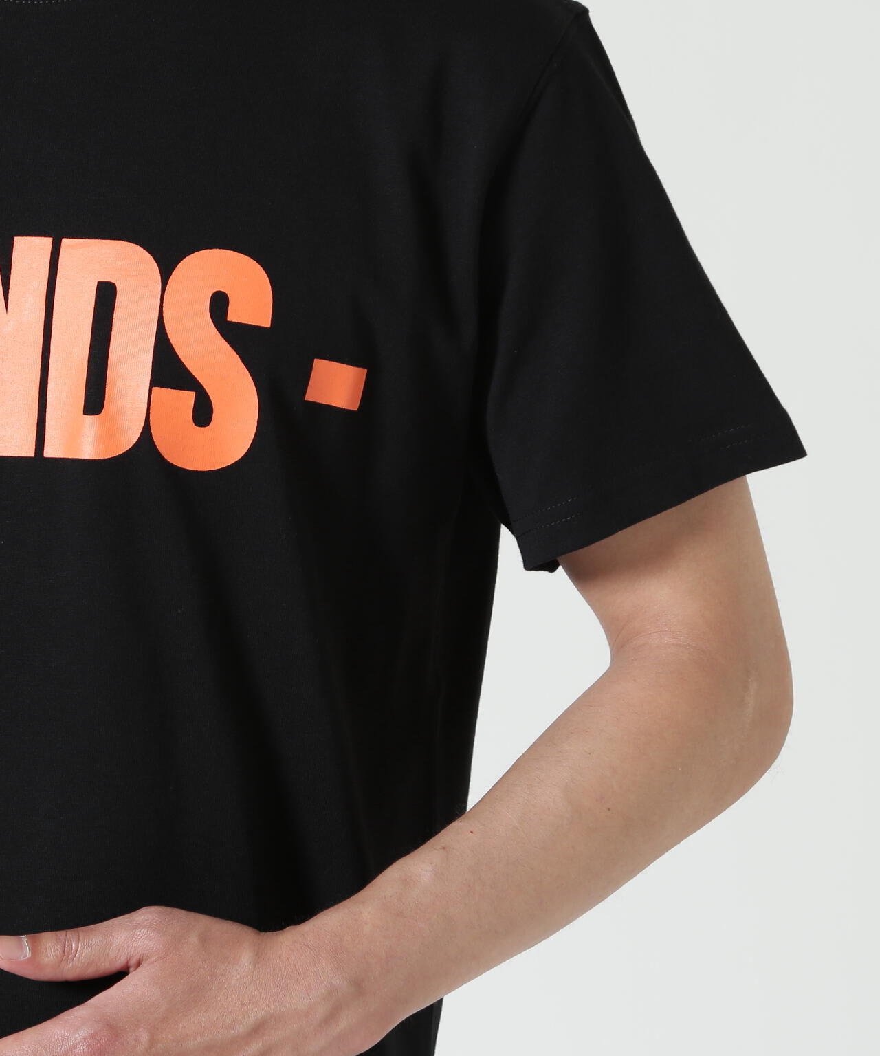 VLONE/ヴィーロン/CLASSIC LOGO-FRIENDS TEE | ROYAL FLASH（ロイヤル