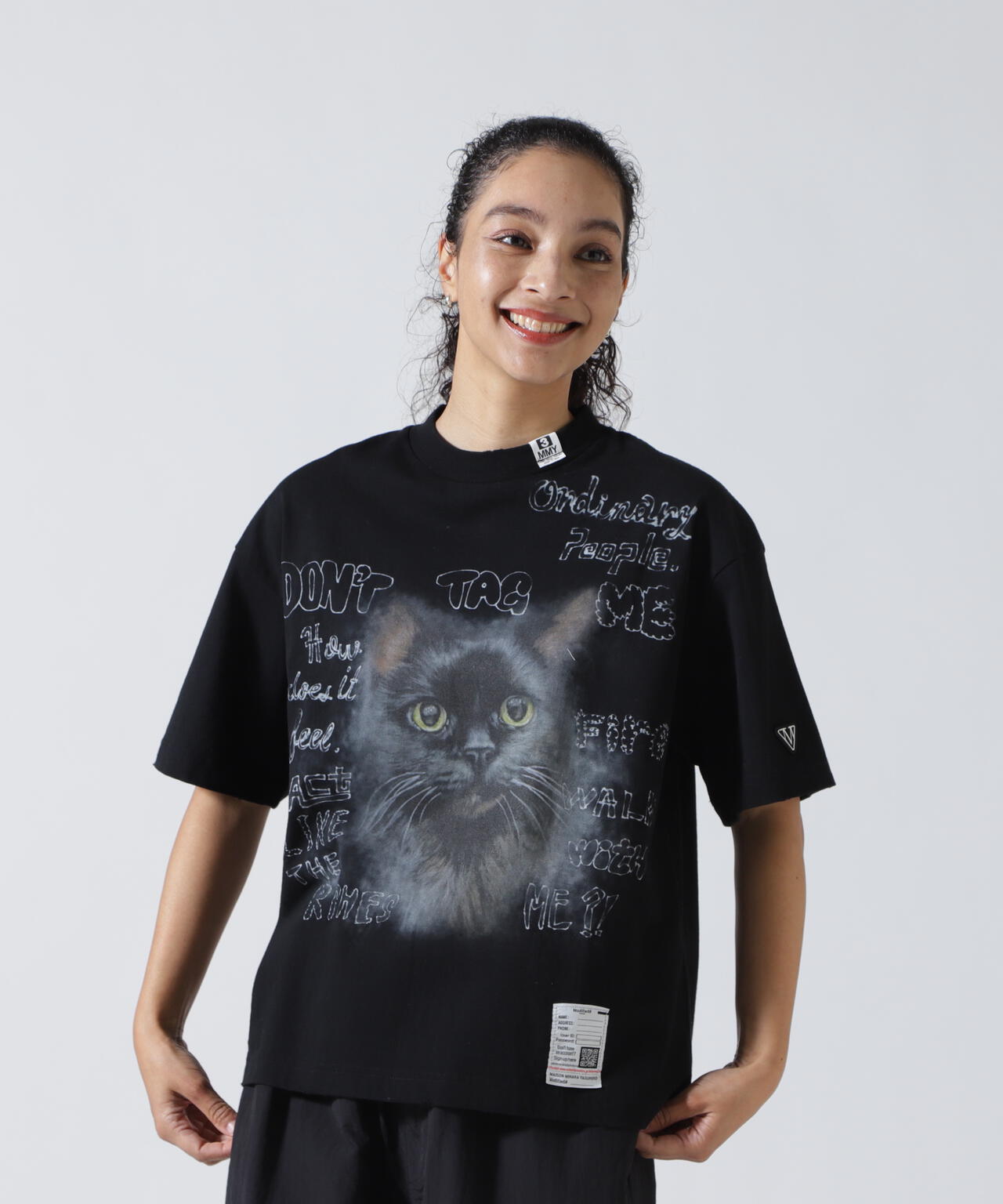 Maison MIHARA YASUHIRO Tシャツ 猫 ステッカー シール Maison MIHARAYASUHIRO/メゾン ミハラヤスヒロ/CAT PRINTED TEE
