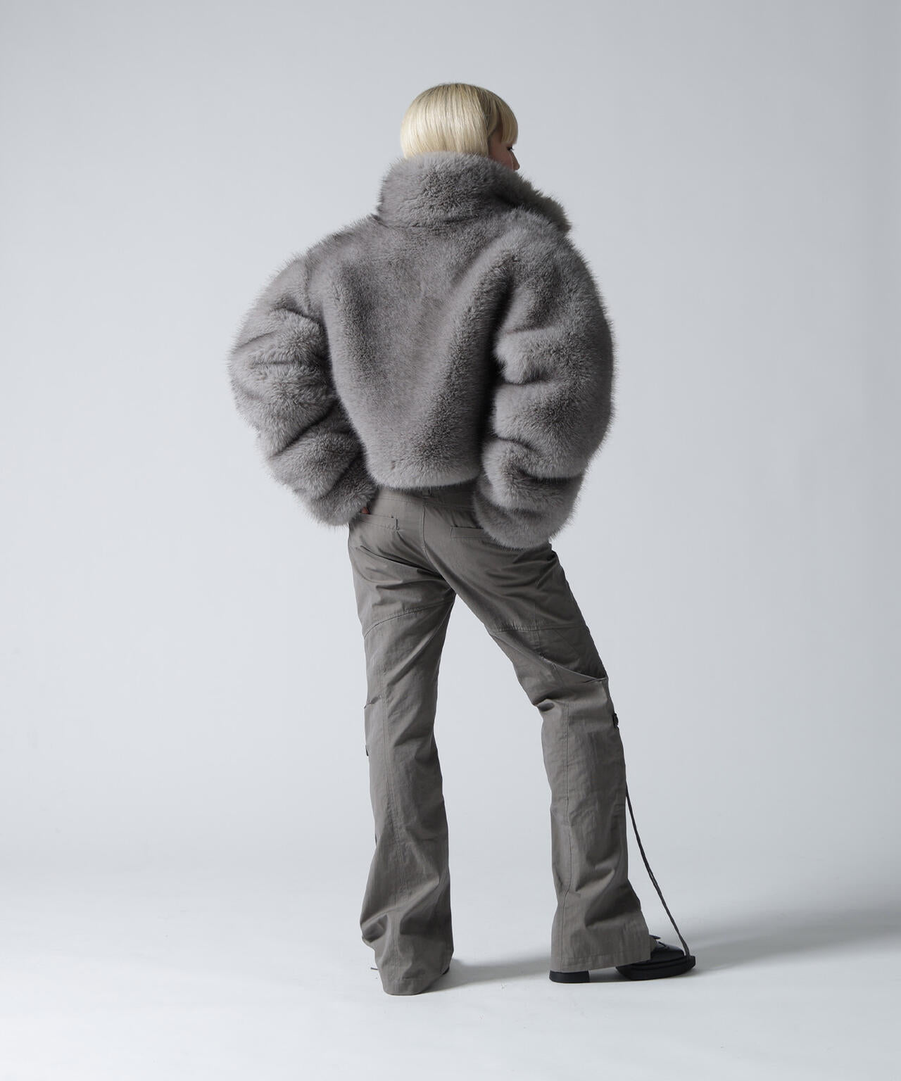 フード有✩軽い✩ラムレザー＆ブルーフォックス✩ファーコート✩柔ら✩グレー系✩XL FR(13)NDS/フレンズ/ECO FUR STAND BLOUSON | ROYAL FLASH（ロイヤル