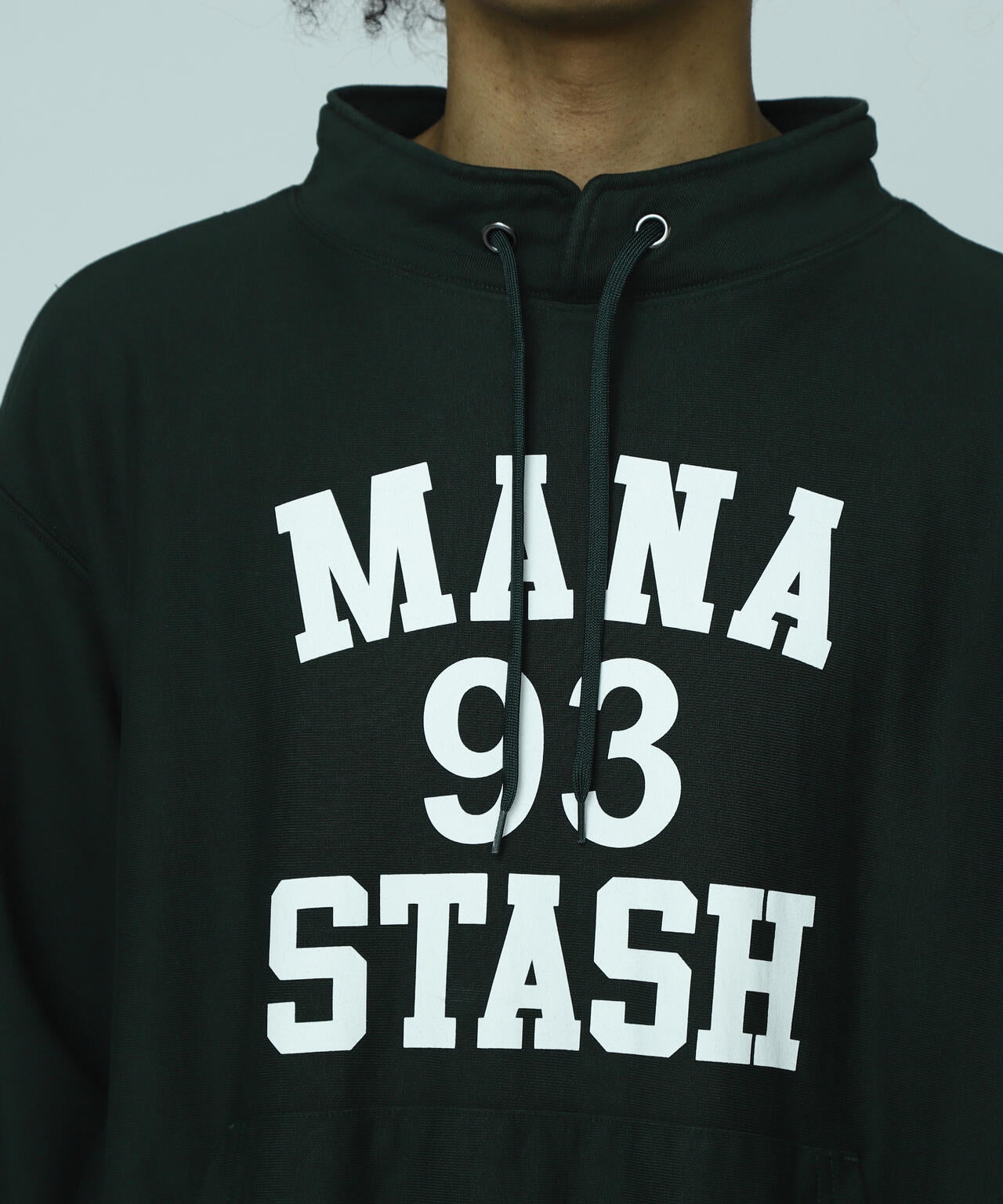 MANASTASH/マナスタッシュ/COLLEGE LOGO STAND COLLAR SWEAT