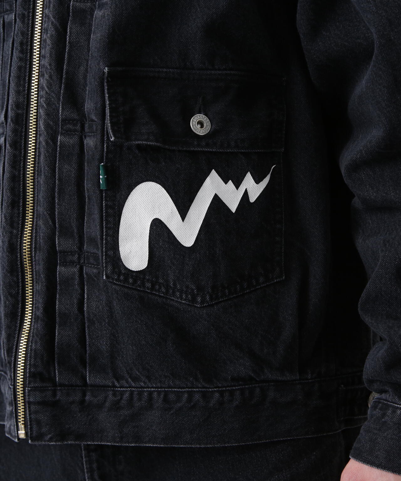 39448472-bdc8-5b77-9b94-b54f6f66a834_Image