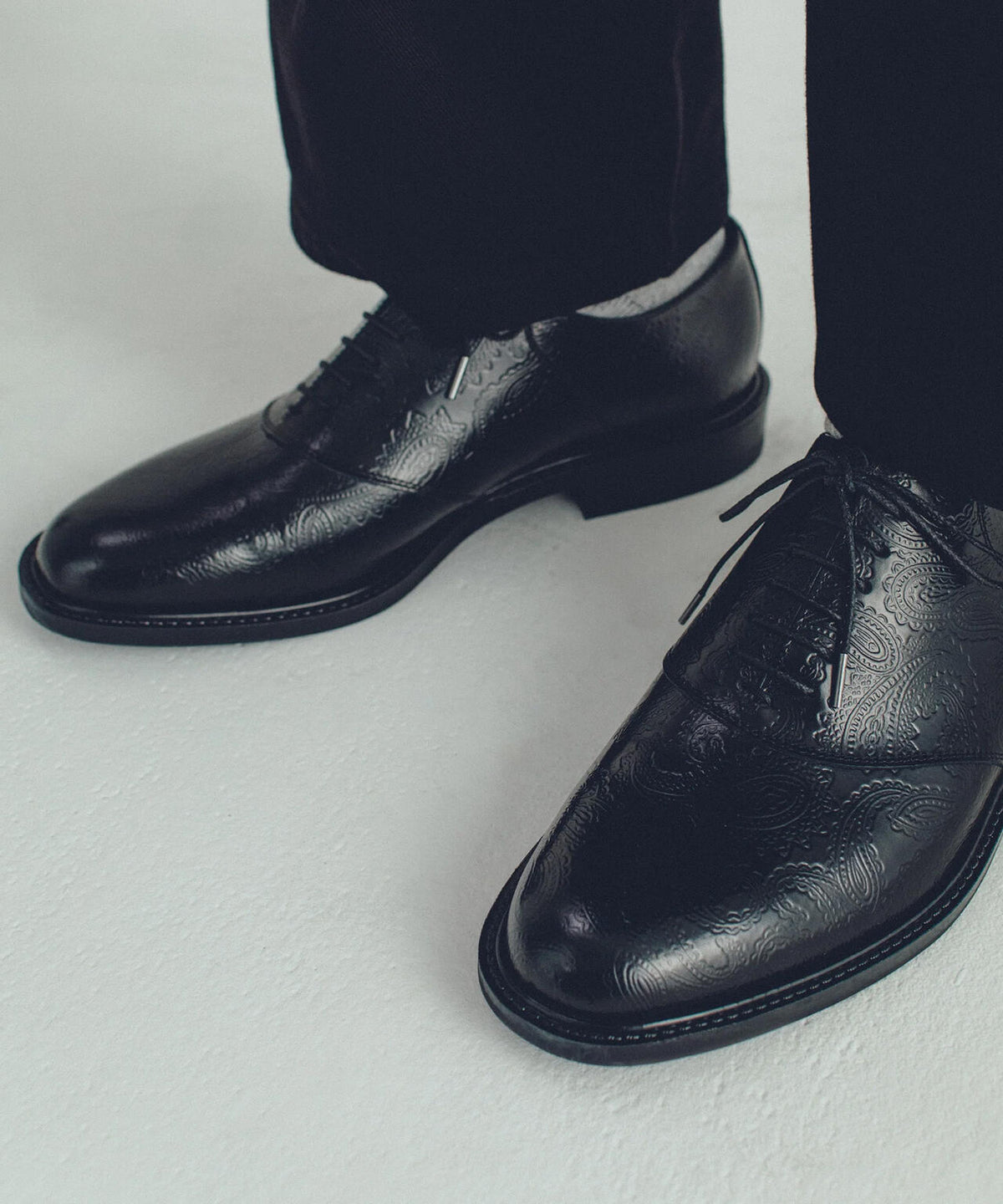 The Kenford Fineshoes/MENS CLASSIC SADDLE / BLACK PAISLEY 