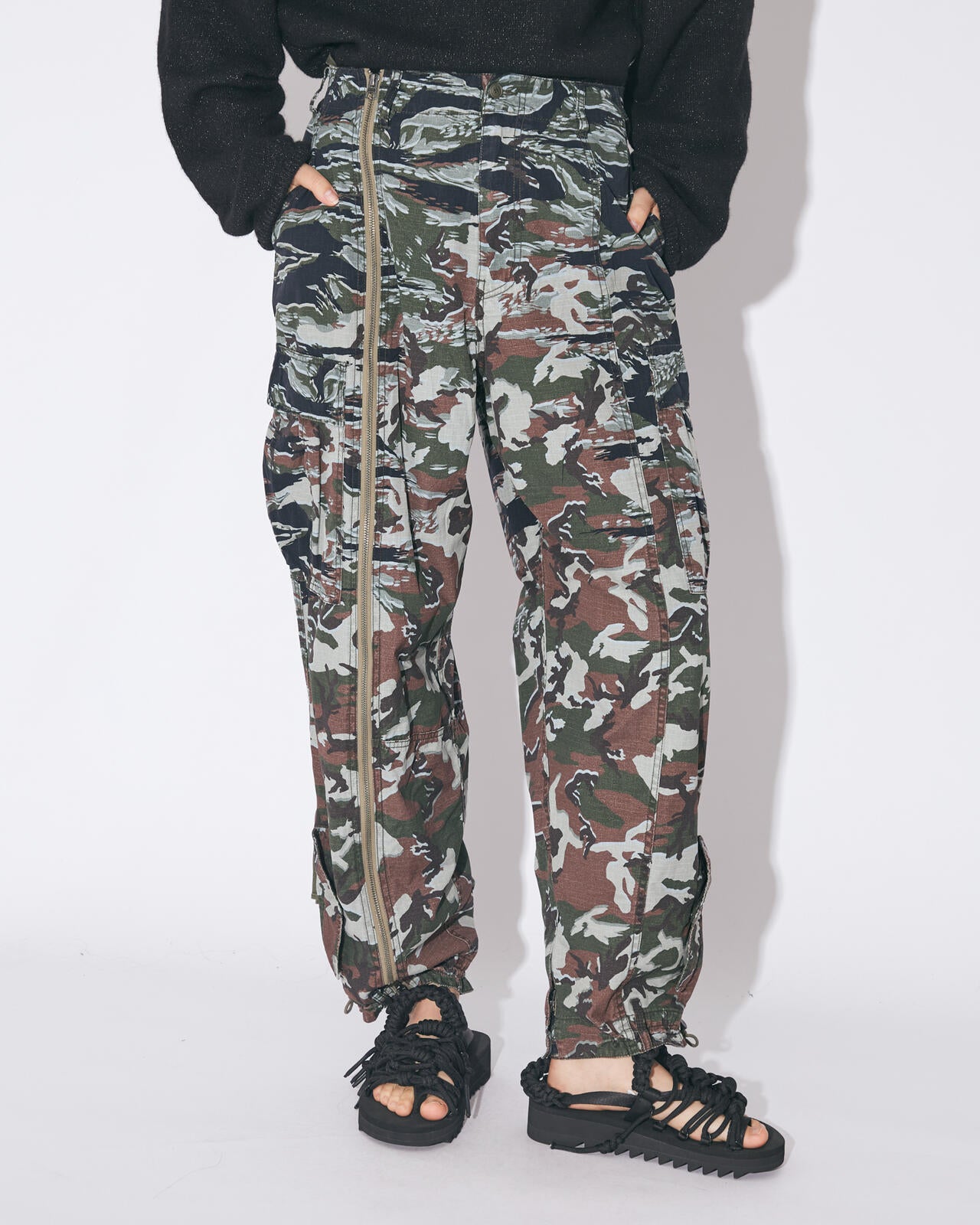 beautiful people × Alpha｜double-end camouflage cargo pants